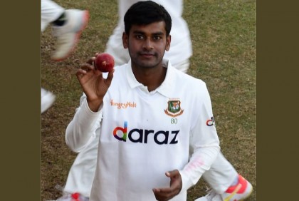 ১৩৩ বছরের পুরোনো রেকর্ড ভাঙলেন মিরাজ
