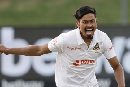তাইজুল নৈপুণ্য, দিন শেষে ভালো অবস্থানে বাংলাদেশ