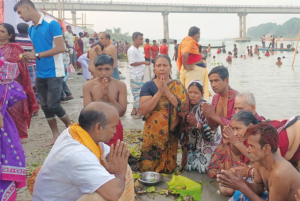 ব্রহ্মপুত্র নদে অষ্টমী স্নান