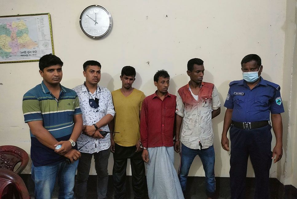 বগুড়ায় ৪২০ পিস ইয়াবাসহ ৩ মাদক ব্যবসায়ী গ্রেফতার