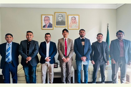 রাষ্ট্রদূতের সঙ্গে পর্তুগাল বাংলা প্রেস ক্লাবের সদস্যদের মতবিনিময় 