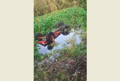 ট্রাক্টর উল্টে পানিতে পড়ে তিন শ্রমিক নিহত