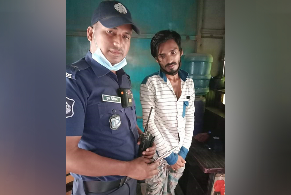 ভিক্ষুকের মোবাইল ছিনতাই