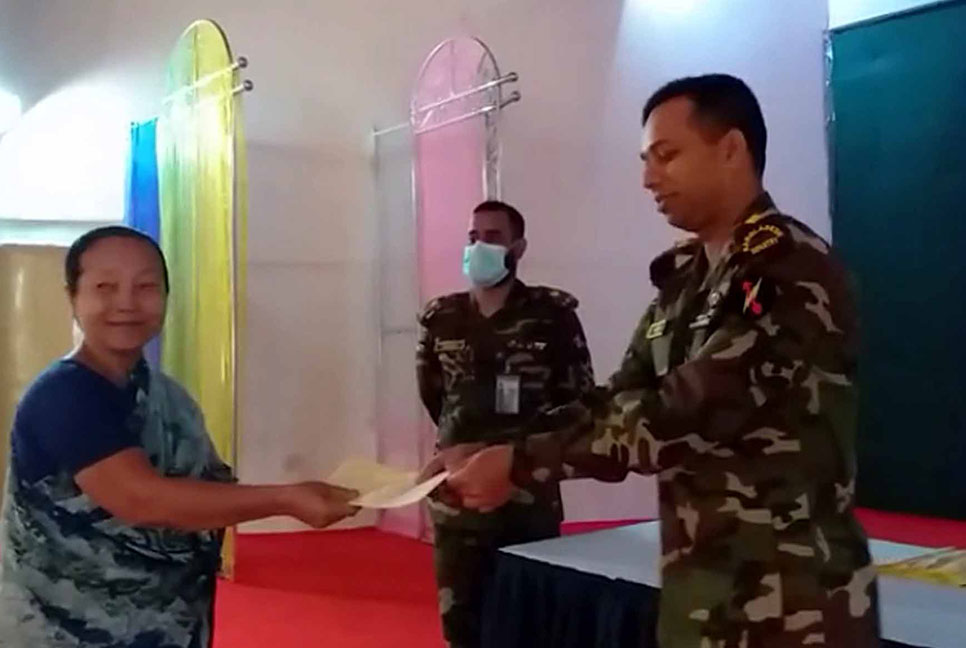 বৈসাবি উপলক্ষে অস্ত্রসমর্পণকারী শান্তিবাহিনীর পরিবারের মাঝে নগদ অর্থ বিতরণ