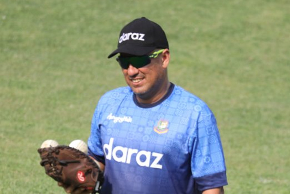 করোনায় আক্রান্ত রাসেল ডমিঙ্গো