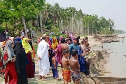 বরিশালে ট্রলারডুবির ঘটনায় আরও ২ জনের লাশ উদ্ধার