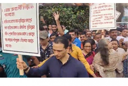 পায়ে হেঁটে গণভবন অভিমুখে সোহেল তাজের পদযাত্রা 

