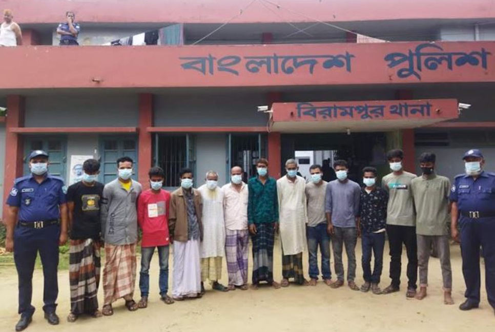 বিরামপুরে মাদকসহ বিভিন্ন অভিযোগে আটক ১৪ 
