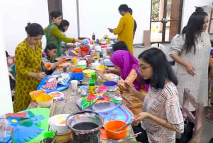 চারুকলায় চলছে বর্ষবরণের প্রস্তুতি 


