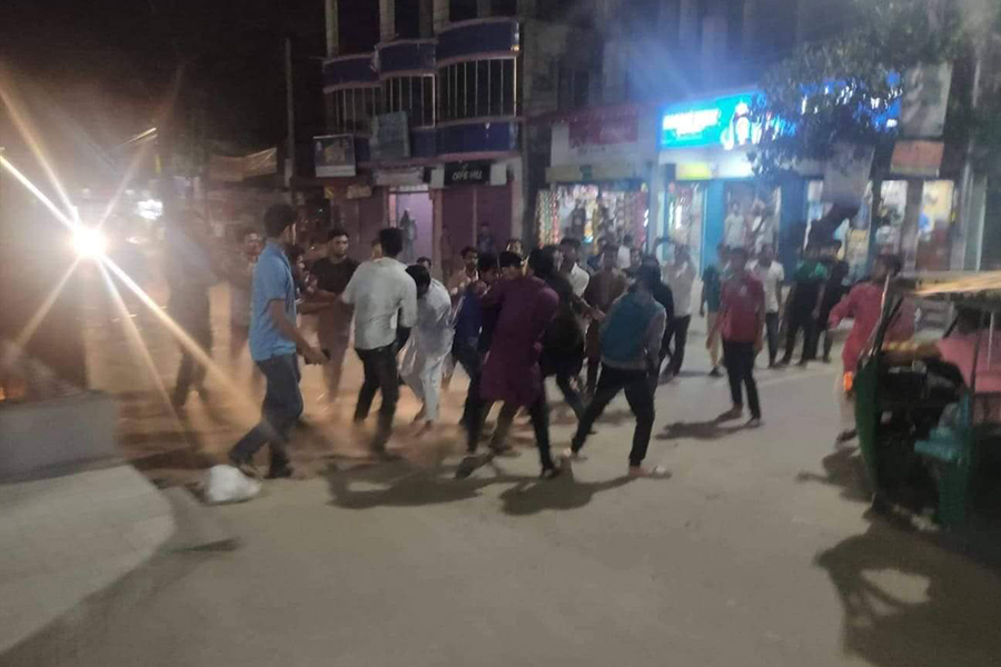 কুবিতে ছাত্রলীগের দু’গ্রুপের দফায় দফায় সংঘর্ষ