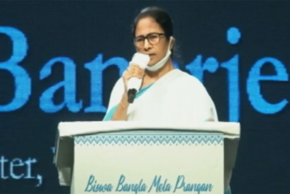 মমতা ব্যানার্জি ওই পদে থাকার যোগ্য নন: নির্ভয়ার মা