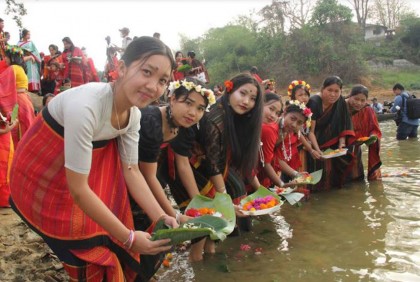 বৈসাবি উৎসবের জোয়ারে ভাসছে পাহাড়