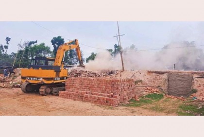 রাজশাহীতে অবৈধ ইটভাটায় অভিযান, জরিমানা