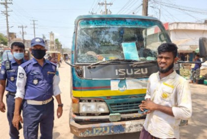 রোহিঙ্গাদের হাতে যানবাহন, নিয়ন্ত্রণে ট্রাফিক পুলিশের অভিযান