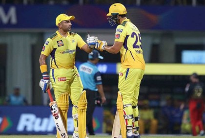 দলগত দাপটে জয়ের দেখা পেল চেন্নাই