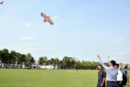 খুবিতে ঘুড়ি উৎসব