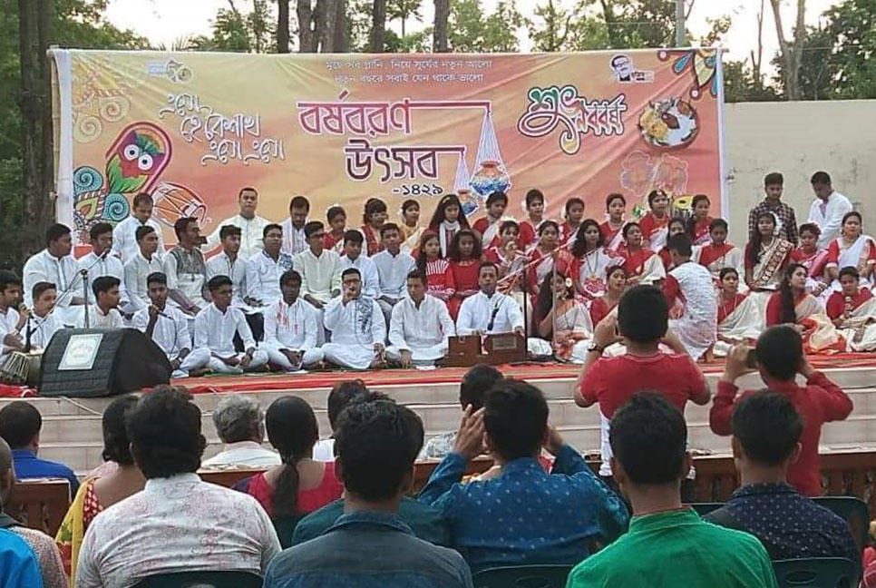 বরগুনায় নানা আয়োজনে বর্ষবরণ উদযাপন