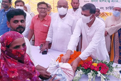 মাগুরায় ঈদুল ফিতর উপলক্ষে ভিজিএফের চাল বিতরণ