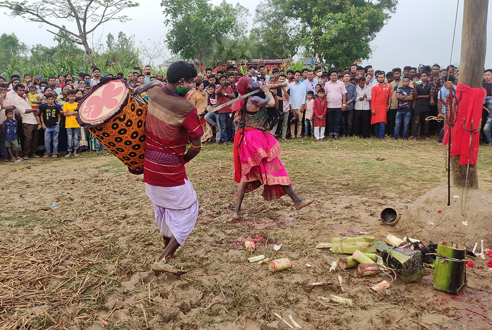 মঙ্গল কামনায় নালিতাবাড়ীতে ‘চড়কপূজা’