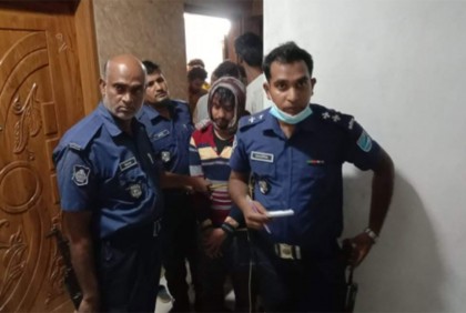 সিদ্ধিরগঞ্জে ঘরে ঢুকে স্কুলছাত্রকে হত্যাচেষ্টা, গণধোলাই