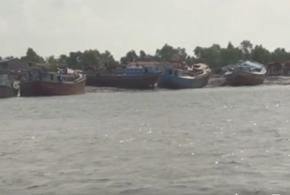 বঙ্গোপসাগরে লাইটার জাহাজডুবির ঘটনায় নিখোঁজ ১২ জনকে উদ্ধার  

