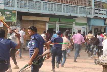 ঝিনাইদহে বিএনপির দুই পক্ষের ধাওয়া-পাল্টা ধাওয়া, পুলিশের লাঠিচার্জ


