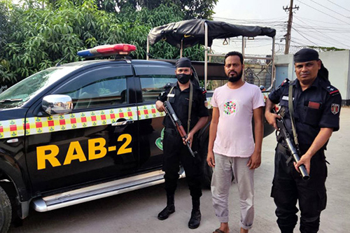 কেরানীগঞ্জে আইসসহ মাদক বিক্রেতা আটক