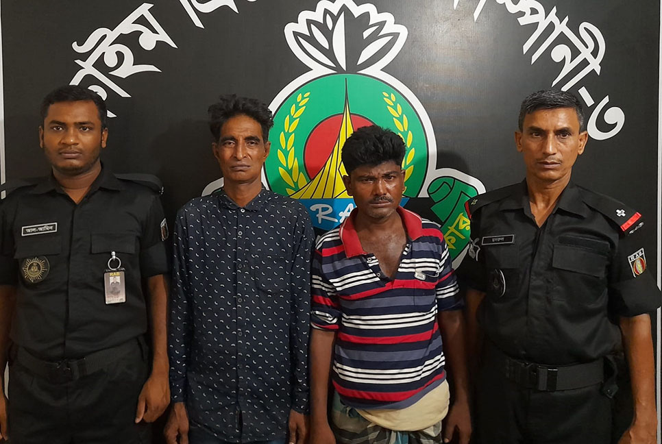 টাঙ্গাইলে দেশীয় চোলাই মদসহ ২ মাদক কারবারি আটক