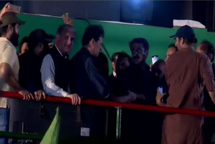 নওয়াজ শরীফ বিদেশি ষড়যন্ত্রের মূলহোতা, দাবি ইমরান খানের