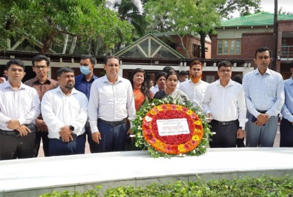 মুজিবনগর দিবসে বঙ্গবন্ধুর সমাধিতে শ্রদ্ধা