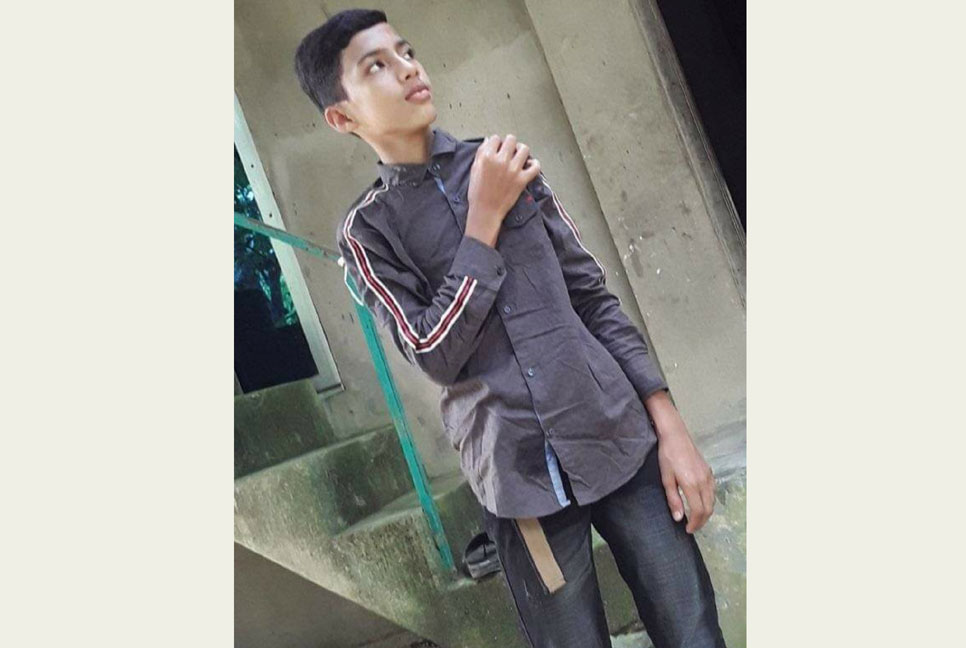 ফেনীতে ট্রাকচাপায় প্রাণ গেল স্কুল ছাত্রের