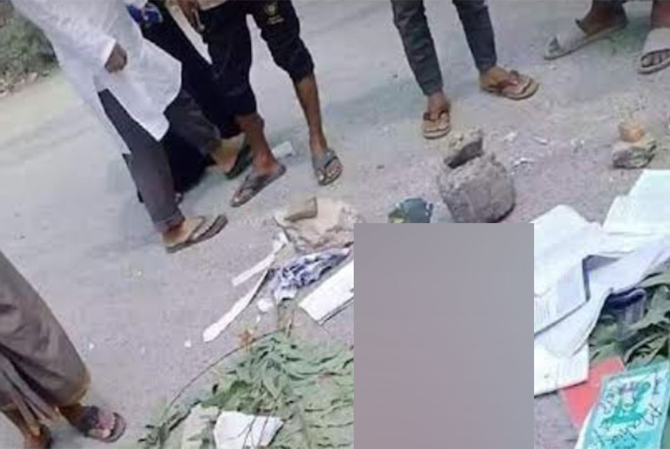 রক্তভেজা সড়কে পড়ে আছে বই-খাতা, পৃথিবী ছেড়েছে মাহিয়া