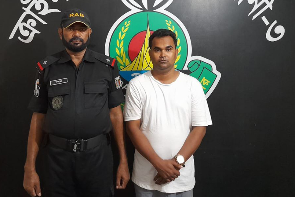 সংসদ সদস্যের স্বাক্ষর জাল করে ডিও লেটার প্রদান করতেন তিনি