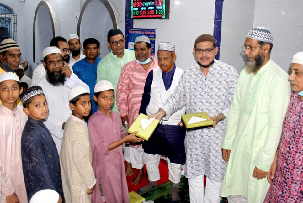 বগুড়ায় এতিমদের জন্য দোয়া ও ইফতার মাহফিল 