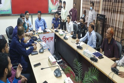 ঈদে নৌযাত্রীদের নিরাপত্তা নিশ্চিতে কঠোর বরিশাল প্রশাসন