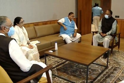 বাংলাদেশের মিষ্টির প্রশংসা করলেন মমতা
