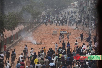 বন্ধের সিদ্ধান্ত প্রত্যাখ্যান করে হল না ছাড়ার ঘোষণা শিক্ষার্থীদের