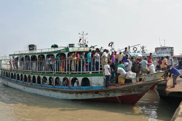 বাংলাবাজার-শিমুলিয়া নৌরুটে নৌযান চলাচল শুরু