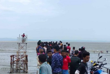 সন্দ্বীপ চ্যানেলে স্পিডবোট ডুবে শিশুর মৃত্যু, নারী-শিশুসহ নিখোঁজ ৩  