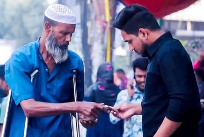 মানুষের পাশে দাঁড়ানোর গল্পে মুগ্ধ দর্শকরা