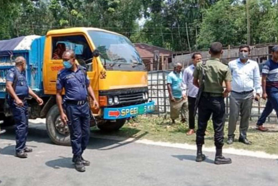 অবৈধভাবে বালু পরিবহনের দায়ে ট্রাকচালকের ৭ দিনের কারাদণ্ড