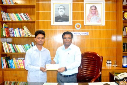 মেডিকেলে ভর্তি হতে শিক্ষার্থীর পাশে জেলা প্রশাসক