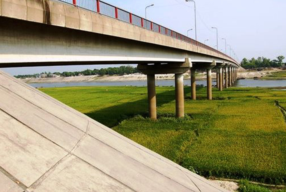 নদীর বুকে ফসলের চাষ