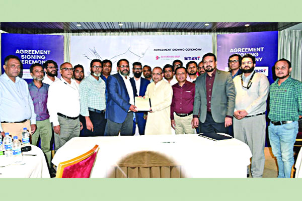 বসুন্ধরা গ্রুপ ও স্মার্ট টেক বিডির মধ্যে চুক্তি স্বাক্ষর
