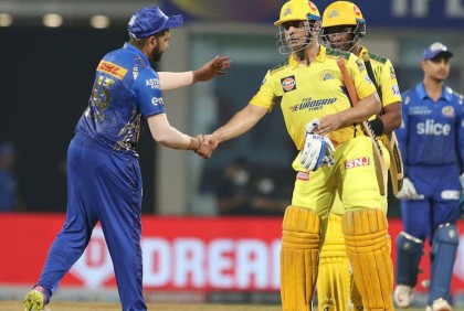 ‘ফিনিশার’ ধোনির তাণ্ডবে চেন্নাইয়ের দুর্দান্ত জয়