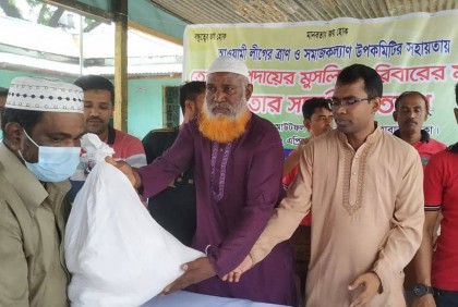 তেলুগু মুসলিম পরিবারের মাঝে ইফতার সামগ্রী বিতরণ 