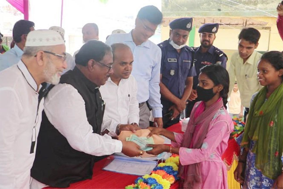 উন্নত-সমৃদ্ধ দেশ গড়তে নিরলস কাজ করছে সরকার : খাদ্যমন্ত্রী