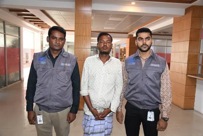 বিস্ফোরণে দুই নারী নিহতের ঘটনায় আতশবাজি কারখানার মালিক গ্রেফতার

