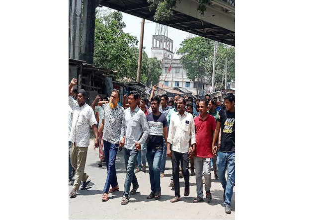 বড়পুকুরিয়া কয়লাখনি শ্রমিক-কর্মচারী ইউনিয়নের 
বিক্ষোভ ও স্মারকলিপি পেশ