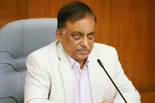 মেয়রকে বলেছি বিকল্প খোঁজার জন্য: তেঁতুলতলা মাঠ নিয়ে স্বরাষ্ট্রমন্ত্রী